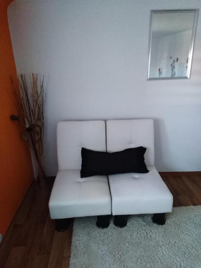 Ferienwohnung Mit Kleinem Garten Sonnenbuhl Exterior photo