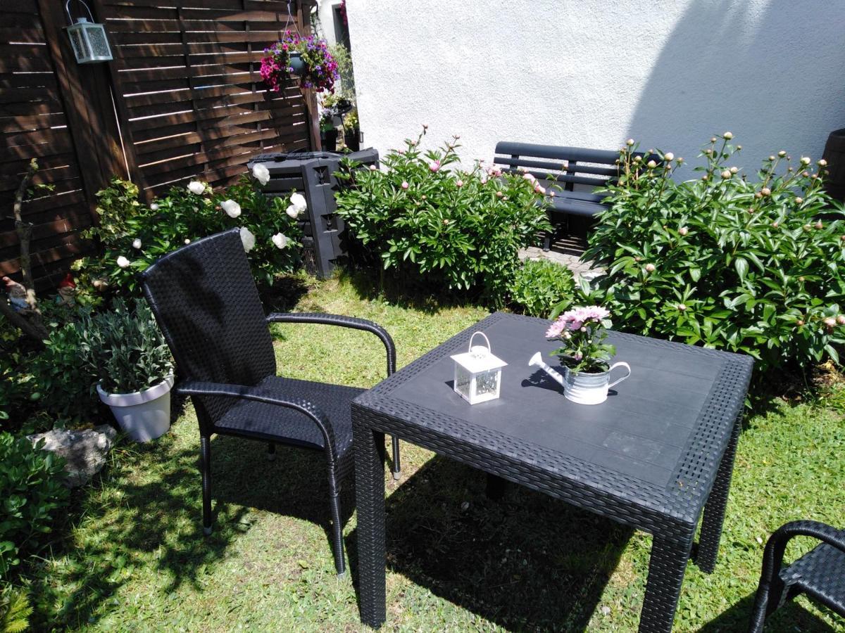 Ferienwohnung Mit Kleinem Garten Sonnenbuhl Exterior photo