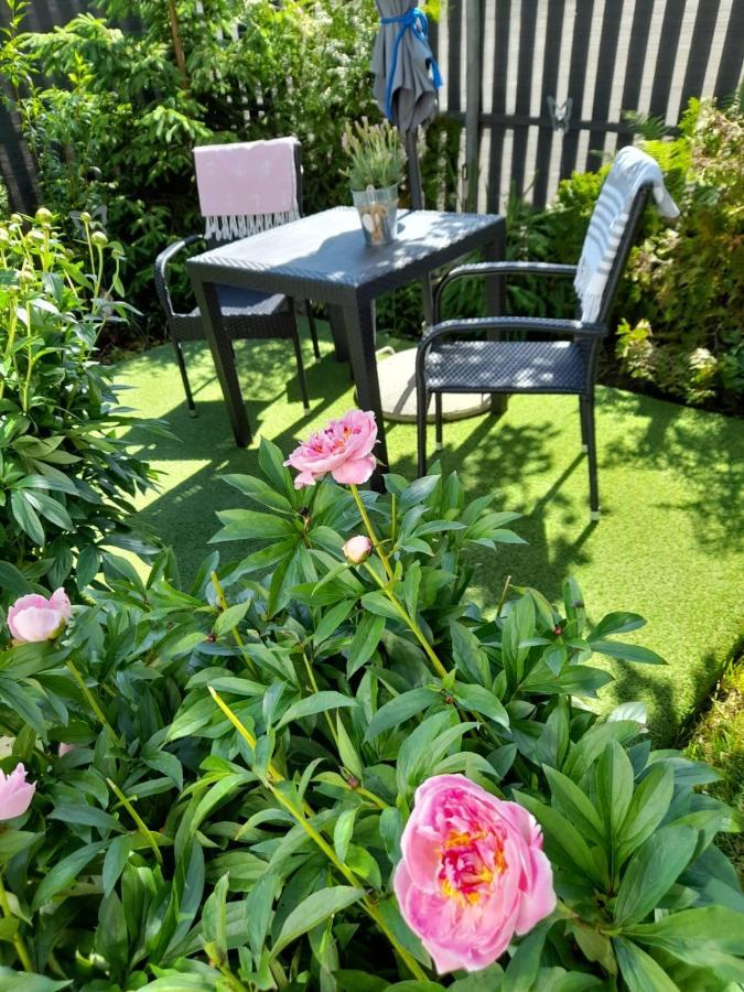 Ferienwohnung Mit Kleinem Garten Sonnenbuhl Exterior photo
